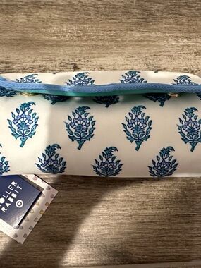 Roller Rabbit White and Blue Floral Jewelry Roll Travel Pouch